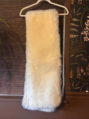 Cream Faux Fur Scarf
